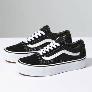 Vans “Old Skool” w/ platform [2 SIZES]
